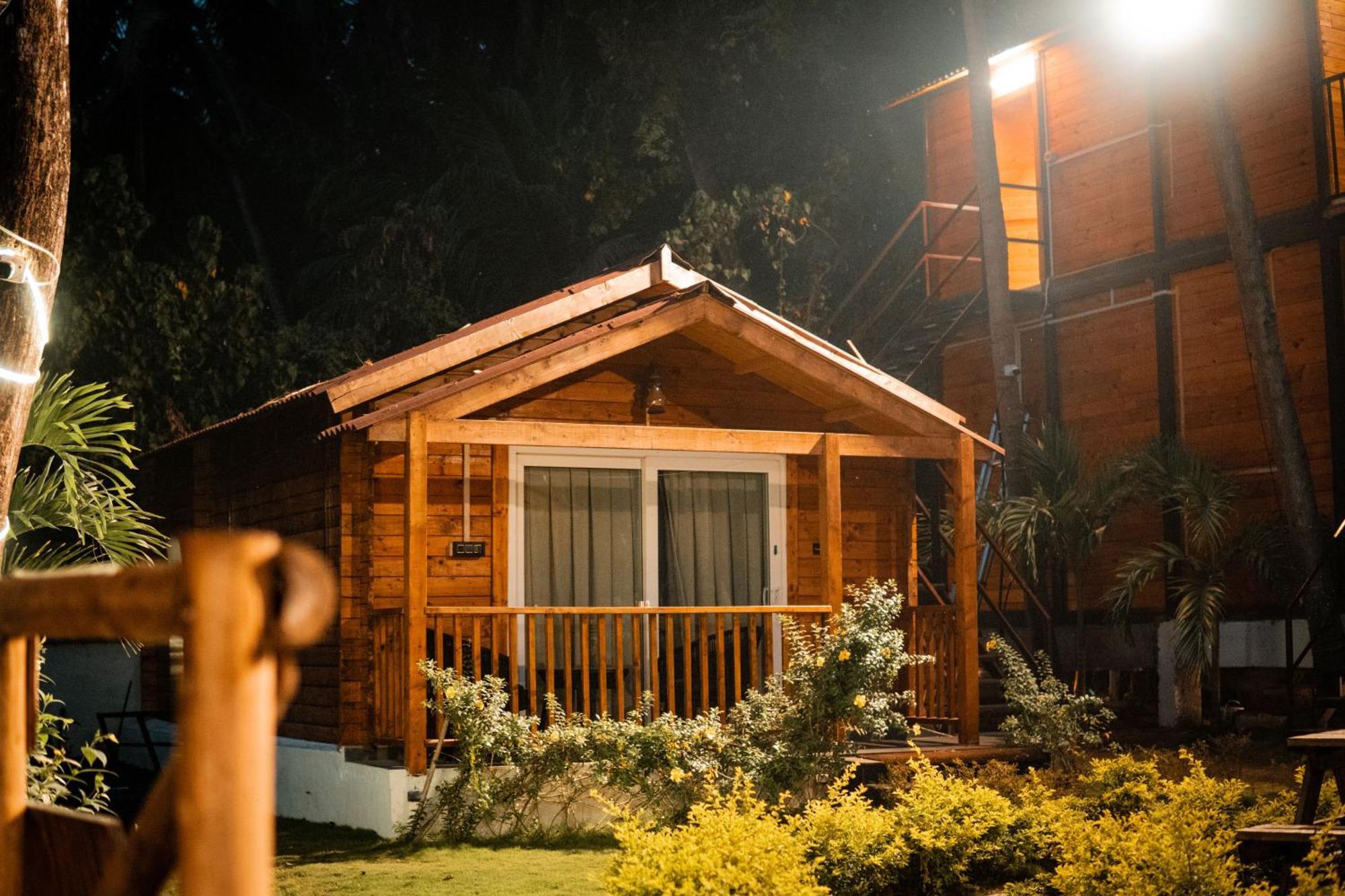 Tranquill Riverside Luxury Cottages With Bathtub, Кандолім Екстер'єр фото